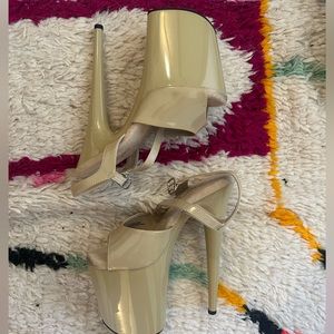 Like new Pleaser Beige Flamingo-809